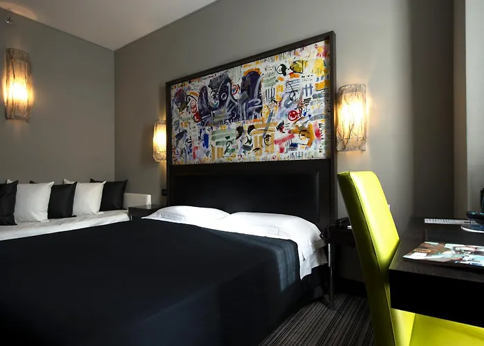 Twentyone Hotel